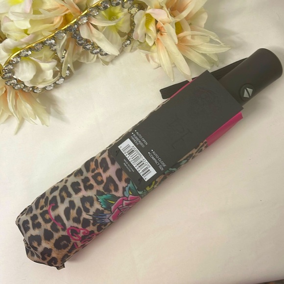 Ed Hardy Leopard Print Umbrella with Pink Accents NWT - Picture 2 of 6